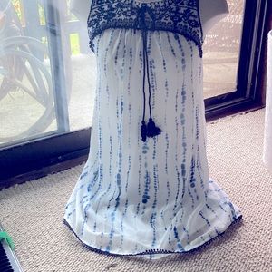 So pretty fully lined white & blue summer dress